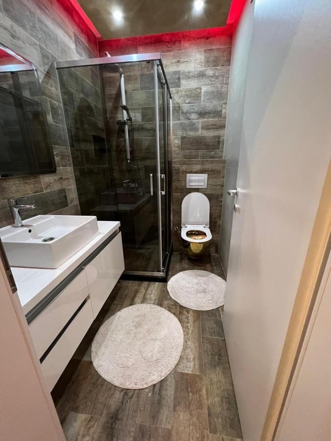 Luxurious Apartment With City View Prishtinë Ngoại thất bức ảnh
