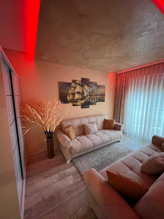 Luxurious Apartment With City View Prishtinë Ngoại thất bức ảnh